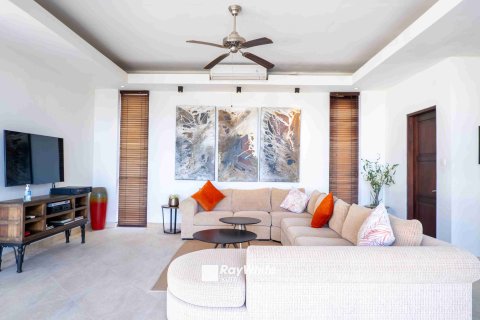 Вилла с 4 спальнями в Джимбаран, Бадунг, (9652) 1