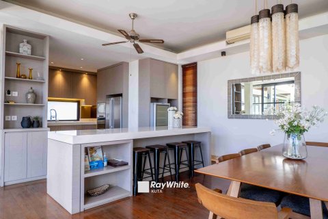 Вилла с 4 спальнями в Джимбаран, Бадунг, (9652) 8