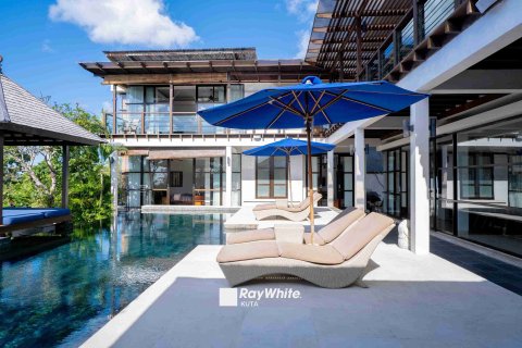 Вилла с 4 спальнями в Джимбаран, Бадунг, (9652) 16