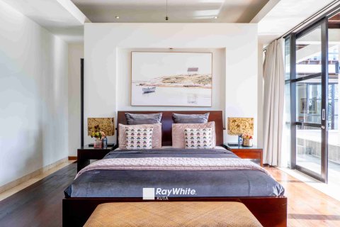 Вилла с 4 спальнями в Джимбаран, Бадунг, (9652) 13