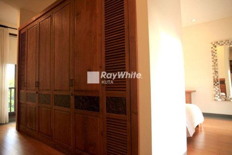 Вилла с 6 спальнями в Джимбаран, Бадунг,  (9654) 4