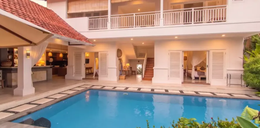 4 bedrooms Villa in Tibubeneng, Badung, Bali (13745)