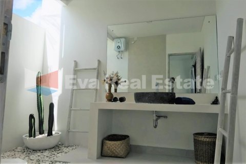 2 bedrooms Villa in Tumbak Bayuh, Mengwi, Badung, Bali (2400) 8
