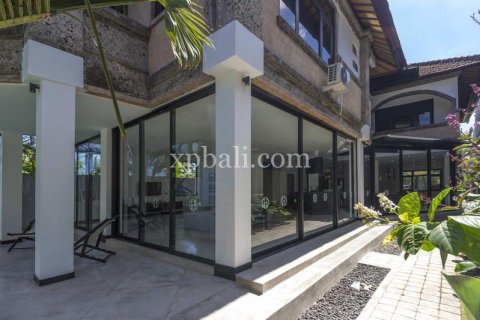 Вилла с 3 спальнями в Керобокан, Бадунг, (9847) 11