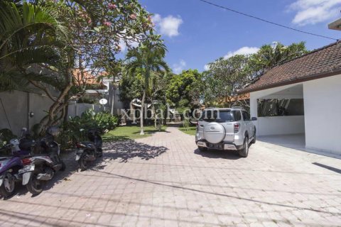 Вилла с 3 спальнями в Керобокан, Бадунг, (9847) 3