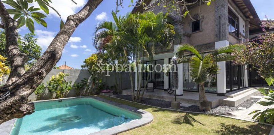 Вилла с 3 спальнями в Керобокан, Бадунг, (9847)