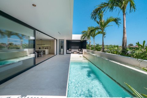 4 bedrooms Villa in Kerobokan, Badung, Bali (4601) 2