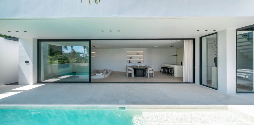 4 bedrooms Villa in Kerobokan, Badung, Bali (4601)
