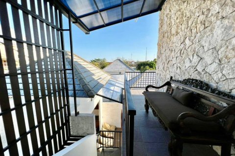 3 bedrooms Villa in South Kuta, Badung, Bali (14965)