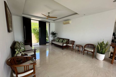 4 bedrooms Villa in Ungasan, Badung, Bali (14967)