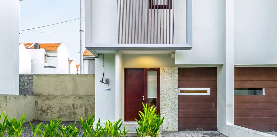 Дом с 3 спальнями в Джимбаран, Бадунг,  (9444)