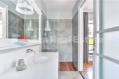4 bedrooms Villa in Tibubeneng, Badung, Bali (2544) 8