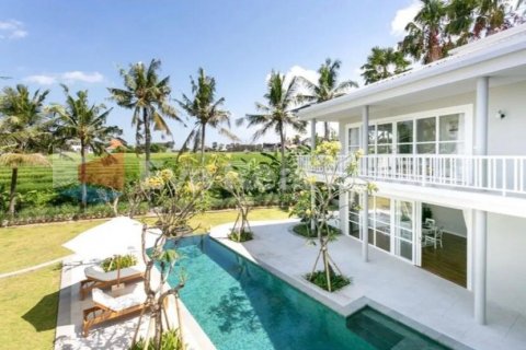 4 bedrooms Villa in Tibubeneng, Badung, Bali (2544)