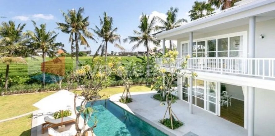 4 bedrooms Villa in Tibubeneng, Badung, Bali (2544)