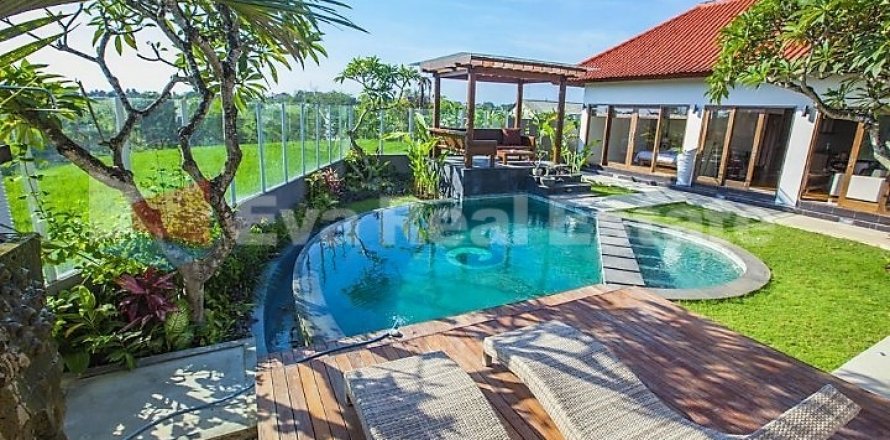 3 bedrooms Villa in Tibubeneng, Badung, Bali (2540)