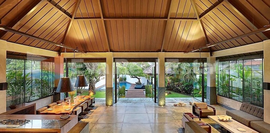 4 bedrooms Villa in Kerobokan, Badung, Bali (2541)