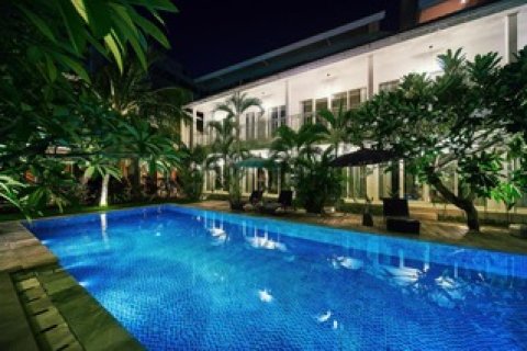 Отель, гостиница с 8 спальнями в Кута, Бадунг,  (9373) 23