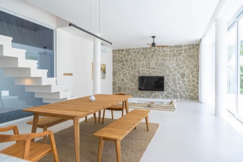 Вилла с 4 спальнями в Цемаги, Менгви, Бадунг,  (9449) 9