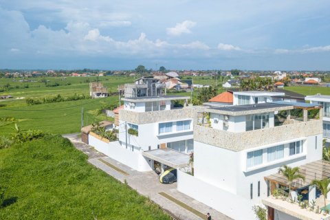 Вилла с 4 спальнями в Цемаги, Менгви, Бадунг,  (9449) 1