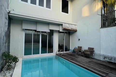 Вилла с 3 спальнями в Джимбаран, Бадунг,  (9375) 8