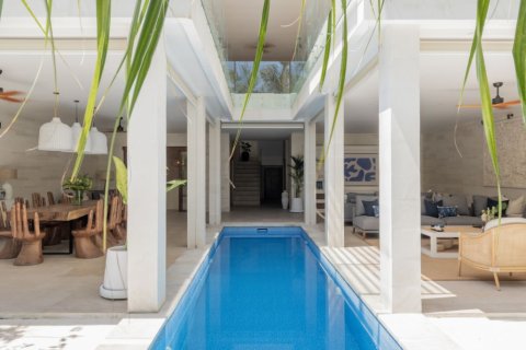 6 bedrooms Villa in Denpasar, Bali (4435)