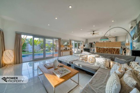 Вилла с 12 спальнями в Семиньяк, Бадунг,  (9266) 4