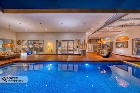 Вилла с 12 спальнями в Семиньяк, Бадунг,  (9266) 5