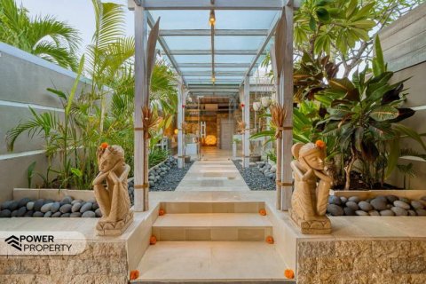 Вилла с 12 спальнями в Семиньяк, Бадунг,  (9266) 6