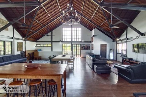 Вилла с 4 спальнями в Керобокан, Бадунг,  (9261) 29