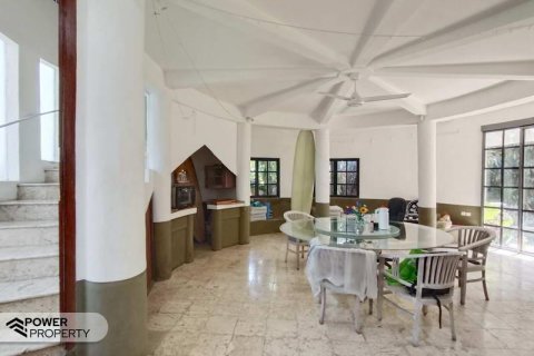 Вилла с 4 спальнями в Керобокан, Бадунг,  (9261) 6