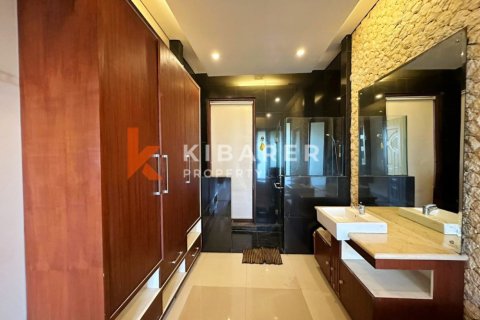 Вилла с 3 спальнями в Легиан, Кута, Бадунг, Бали (13050) 14