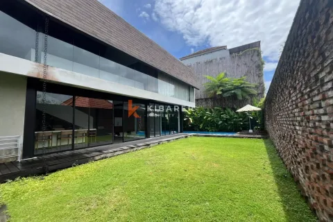 4 bedrooms Villa in Badung, Bali (13137)