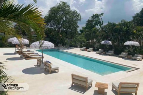 Вилла с 3 спальнями в Тампаксиринг, Гианьяр,  (9219) 22