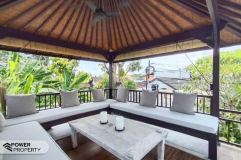 Вилла с 3 спальнями в Переренан, Менгви, Бадунг,  (9279) 17