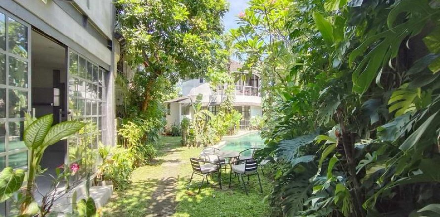 Вилла с 4 спальнями в Керобокан, Бадунг,  (9280)