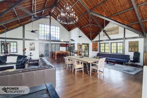 Вилла с 4 спальнями в Керобокан, Бадунг,  (9280) 17