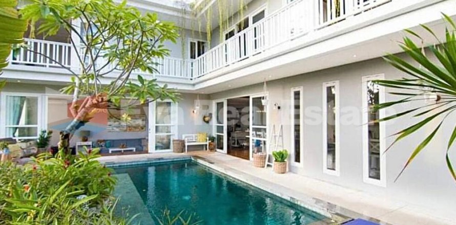 3 bedrooms Villa in Tibubeneng, Badung, Bali (2475)