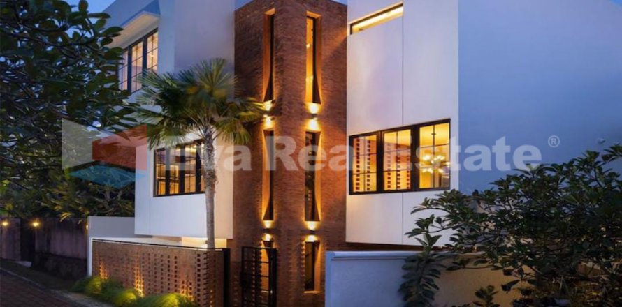 2 bedrooms Villa in Kerobokan, Badung, Bali (2421)