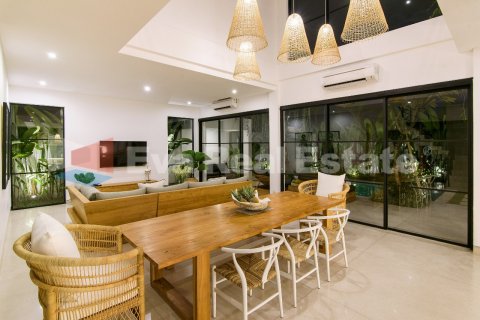4 bedrooms Villa in Tibubeneng, Badung, Bali (2422) 10