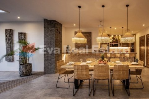 4 bedrooms Villa in Tibubeneng, Badung, Bali (2420) 6