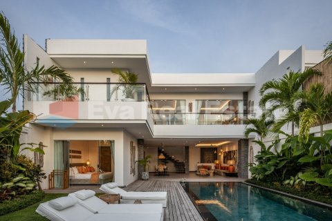 4 bedrooms Villa in Tibubeneng, Badung, Bali (2420)
