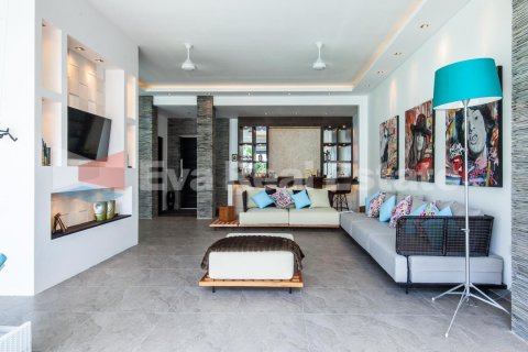4 bedrooms Villa in Tibubeneng, Badung, Bali (2423) 5