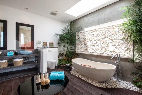 4 bedrooms Villa in Tibubeneng, Badung, Bali (2423) 24