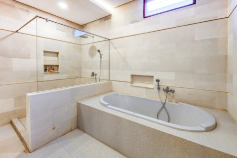 4 bedrooms Villa in Tampaksiring, Gianyar, Bali (13918) 16