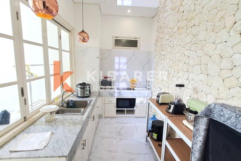 Вилла с 3 спальнями в Чангу, Бадунг, Бали (13601) 11