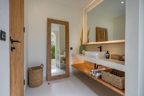 4 bedrooms Villa in Canggu, Badung, Bali (15359) 10