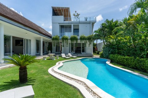 5 bedrooms Villa in Canggu, Badung, Bali (15384)