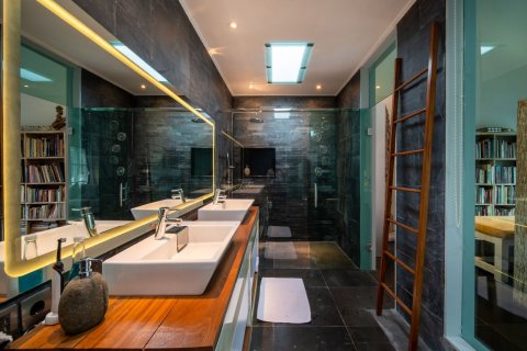 4 bedrooms Villa in South Denpasar, Denpasar, Bali (15752) 11