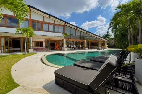 5 bedrooms Villa in Badung, Bali (17071) 2