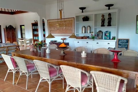 Вилла с 11 спальнями в Карангасем, (9874) 9